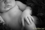 Photographie d'un nouveau-né qui dort réalisée par Huitièm'art, photographe à Avignon (Vaucluse)